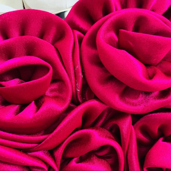 Satin rosette purse - Picture 8 of 8